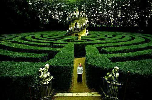 Sonhar com labirinto